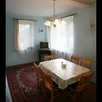 Apartman Eva *